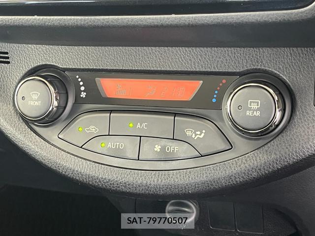 Toyota VITZ 2017-06 8006360-12
