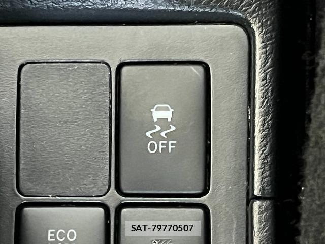 Toyota VITZ 2017-06 8006360-16