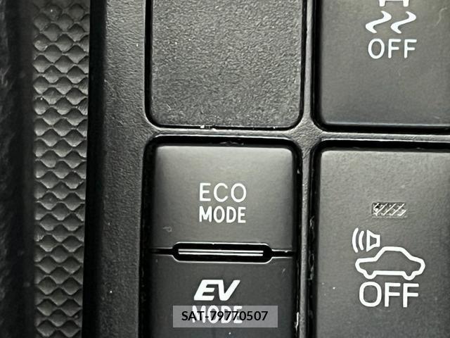 Toyota VITZ 2017-06 8006360-18