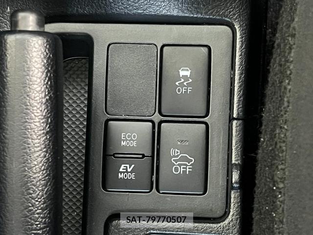 Toyota VITZ 2017-06 8006360-8