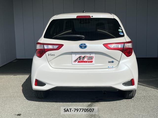 Toyota VITZ 2017-06 8006360-9