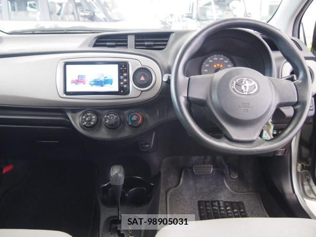 Toyota VITZ 2011-11 8007439-2