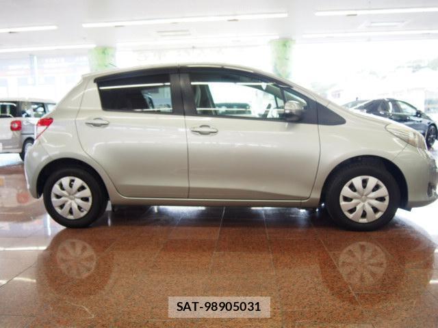 Toyota VITZ 2011-11 8007439-3