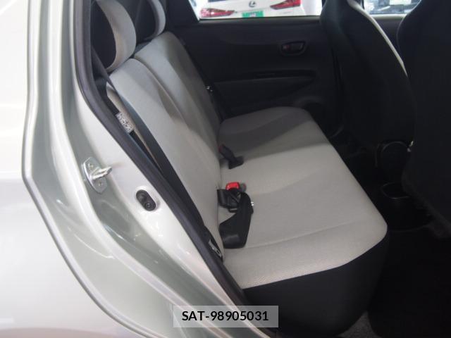 Toyota VITZ 2011-11 8007439-6