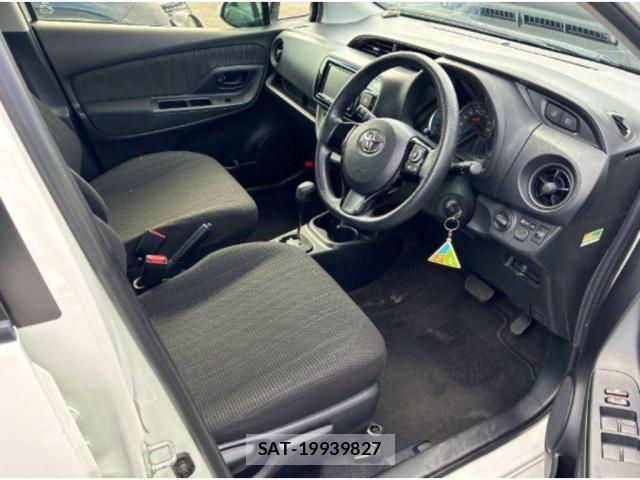 Toyota VITZ 2020-06 8008160-2