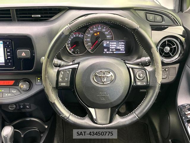 Toyota VITZ 2017-02 8008707-7