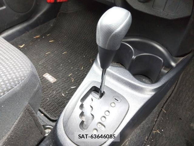 Toyota VITZ 2015-06 8012094-11