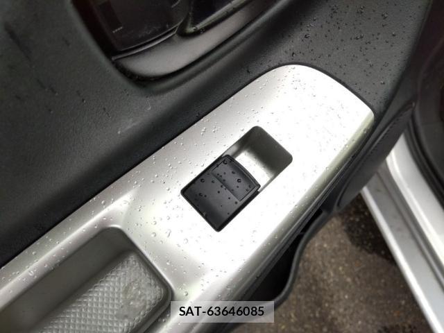 Toyota VITZ 2015-06 8012094-12