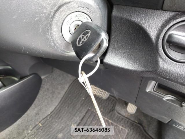 Toyota VITZ 2015-06 8012094-14
