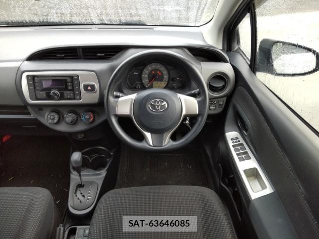 Toyota VITZ 2015-06 8012094-2