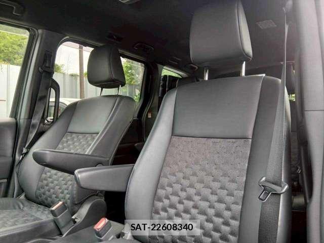 Toyota VOXY 2022-03 8003599-10