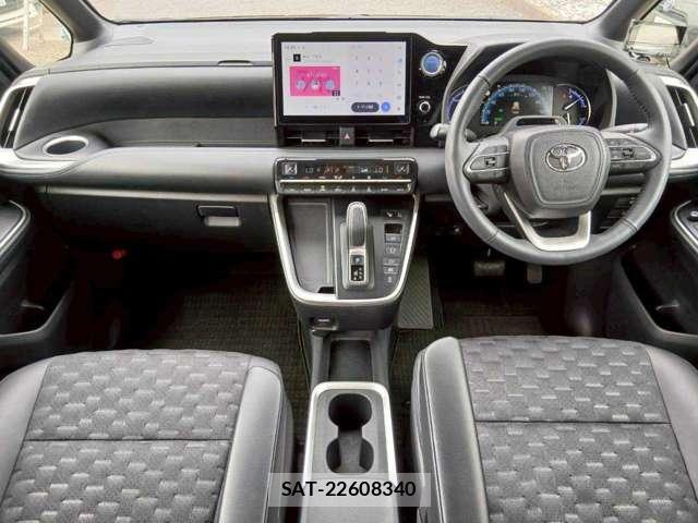 Toyota VOXY 2022-03 8003599-11