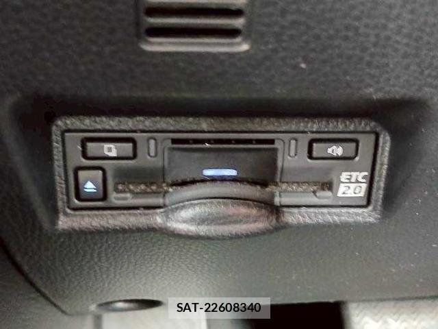 Toyota VOXY 2022-03 8003599-15