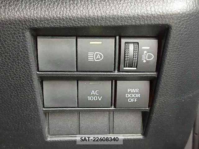 Toyota VOXY 2022-03 8003599-16