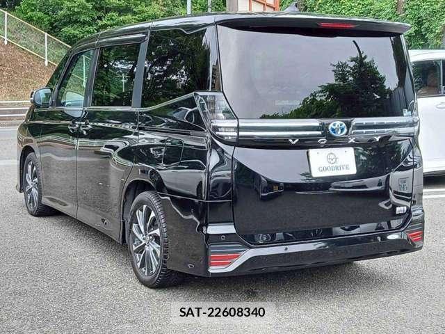 Toyota VOXY 2022-03 8003599-3