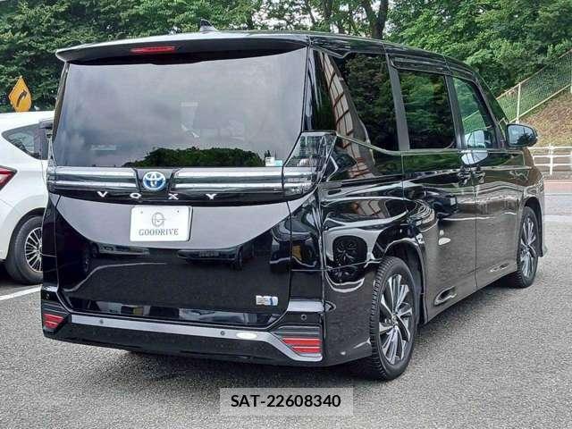 Toyota VOXY 2022-03 8003599-4