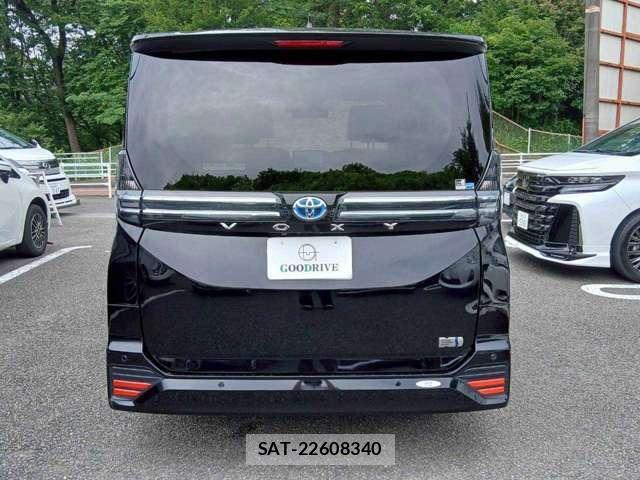 Toyota VOXY 2022-03 8003599-5