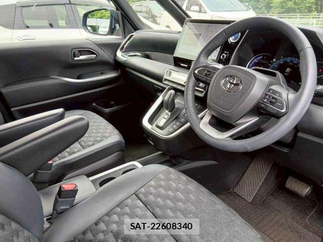 Toyota VOXY 2022-03 8003599-8