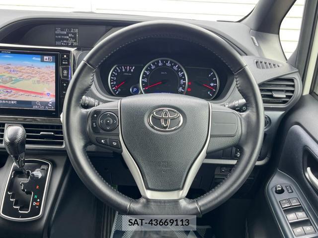 Toyota VOXY 2016-02 8003634-14