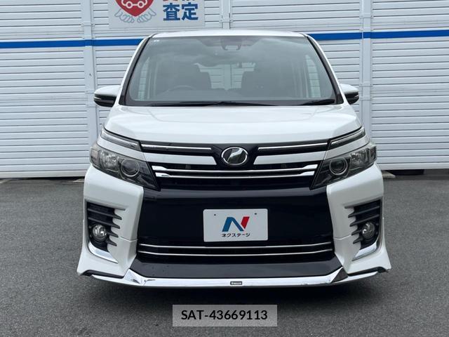 Toyota VOXY 2016-02 8003634-17