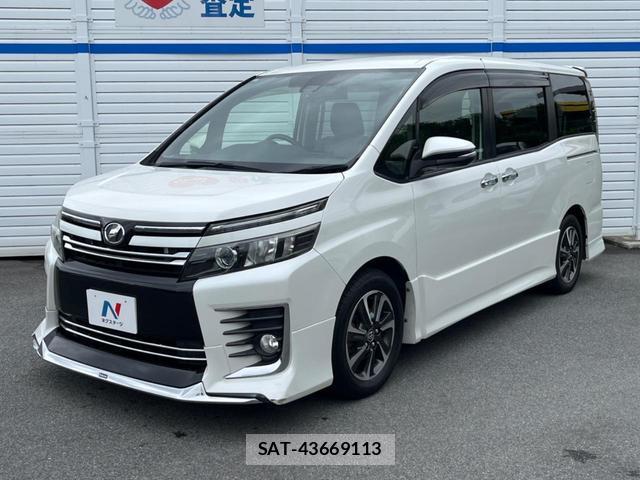 Toyota VOXY 2016-02 8003634-2