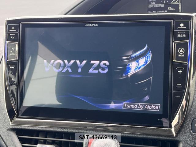 Toyota VOXY 2016-02 8003634-3
