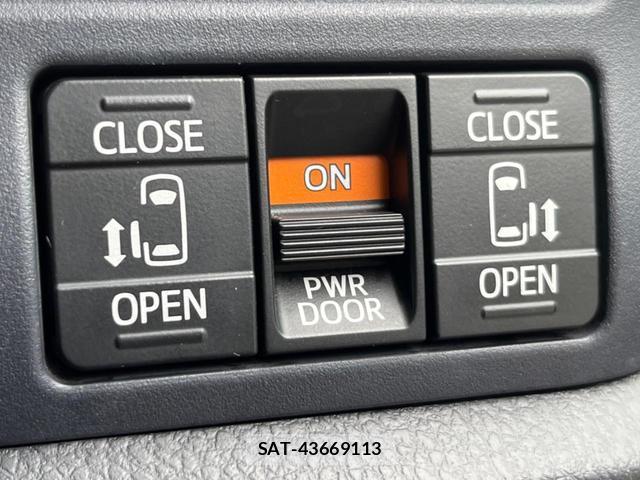 Toyota VOXY 2016-02 8003634-6