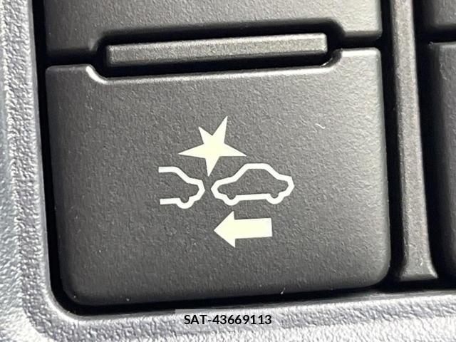 Toyota VOXY 2016-02 8003634-7
