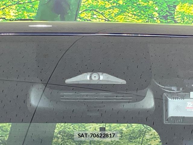 Toyota VOXY 2023-02 8003710-4