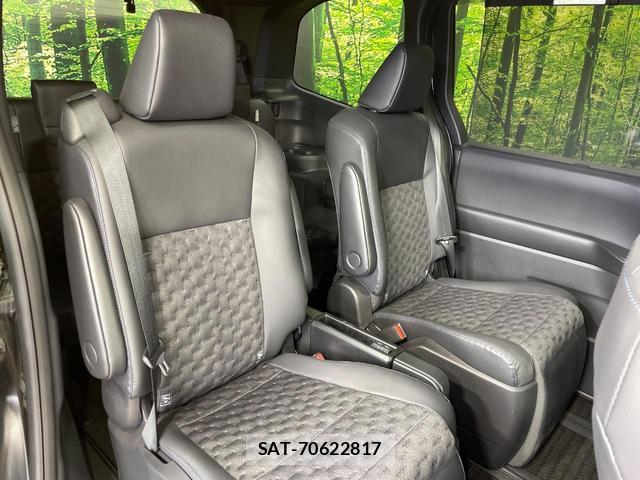 Toyota VOXY 2023-02 8003710-8