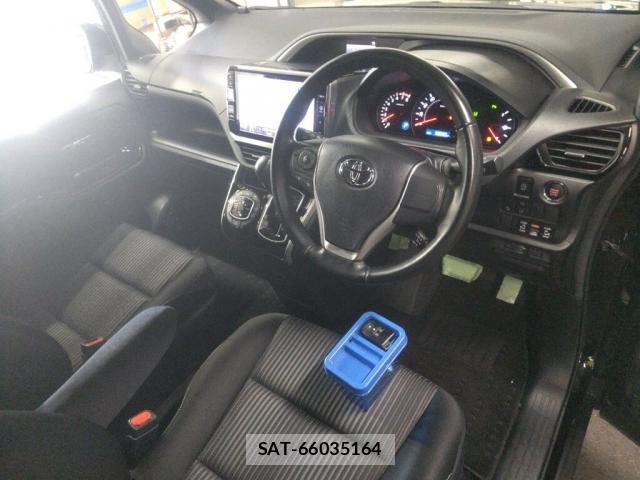 Toyota VOXY 2019-09 8003729-2