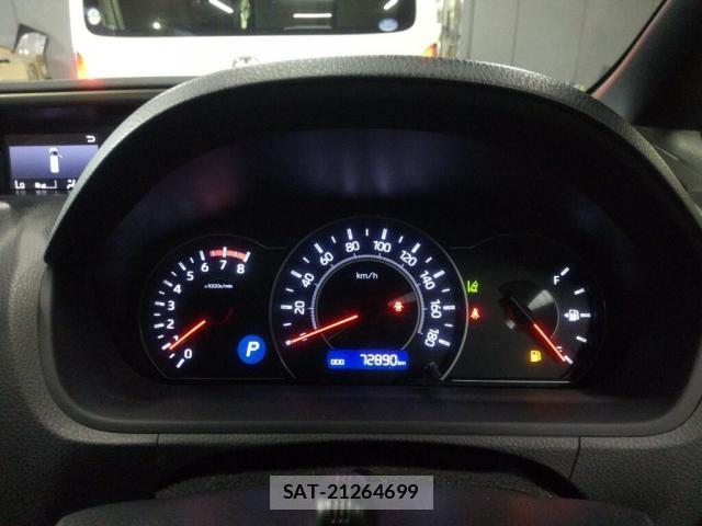 Toyota VOXY 2018-01 8003737-5