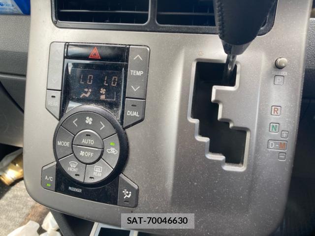Toyota VOXY 2008-11 8003772-15