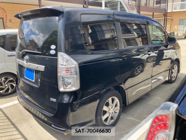 Toyota VOXY 2008-11 8003772-2