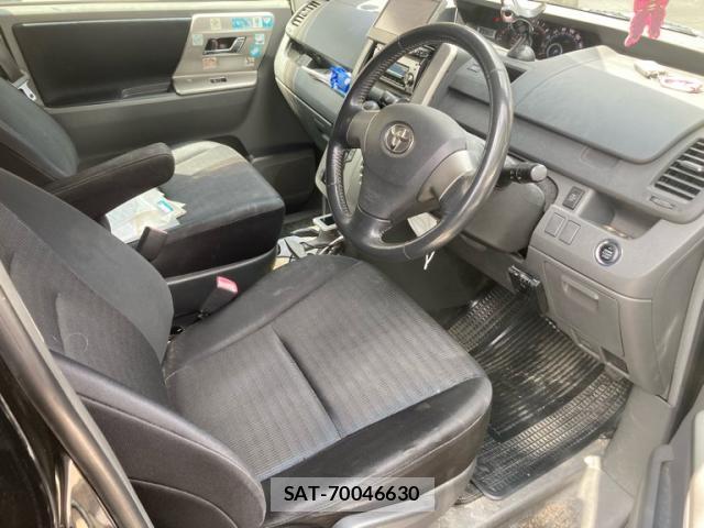 Toyota VOXY 2008-11 8003772-5