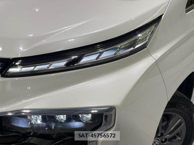 Toyota VOXY 2024-04 8004390-12