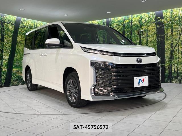 Toyota VOXY 2024-04 8004390-16