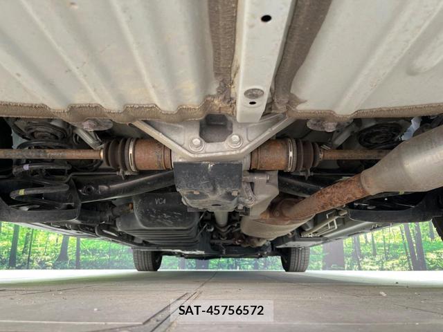 Toyota VOXY 2024-04 8004390-19