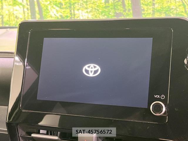 Toyota VOXY 2024-04 8004390-2