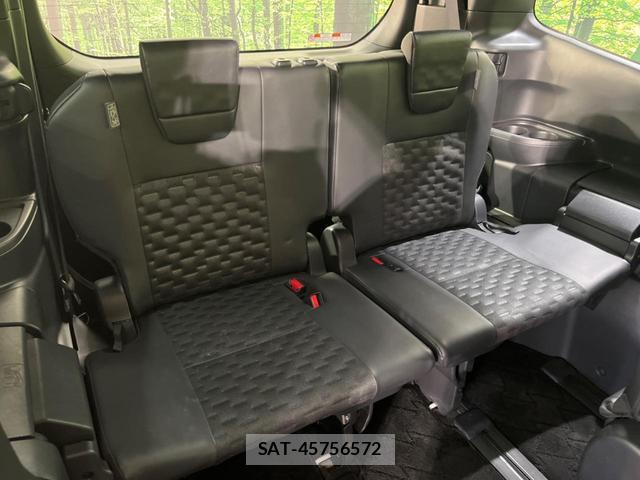 Toyota VOXY 2024-04 8004390-9