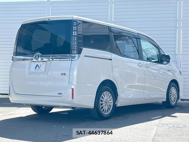 Toyota VOXY 2014-05 8004659-16