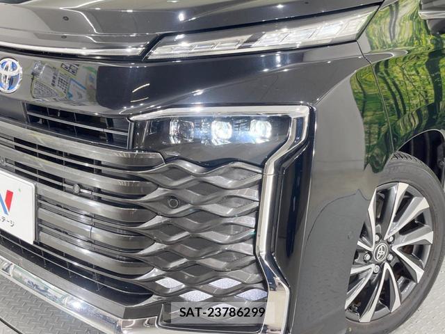 Toyota VOXY 2022-10 8004912-11