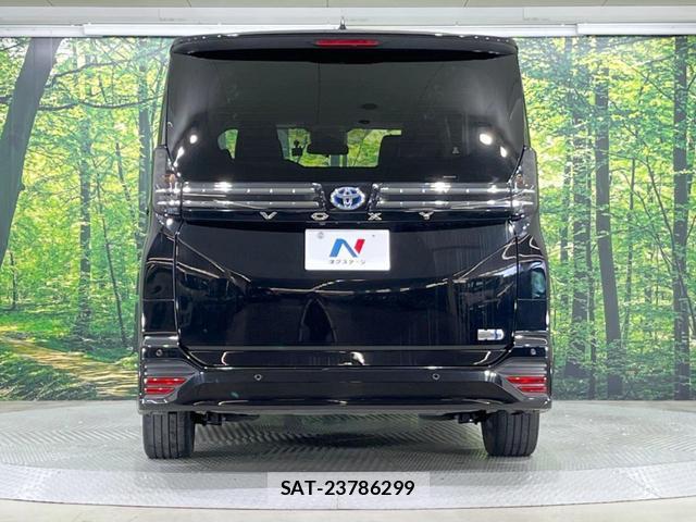 Toyota VOXY 2022-10 8004912-14