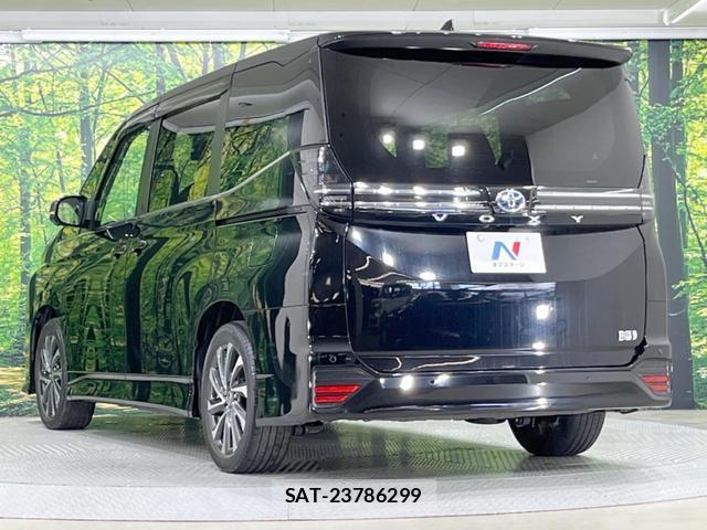 Toyota VOXY 2022-10 8004912-16