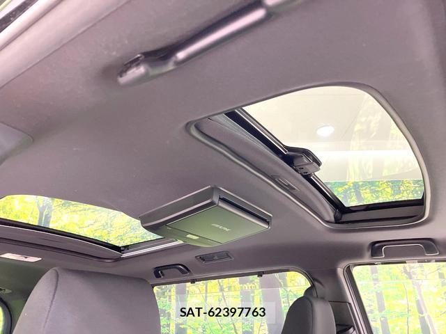 Toyota VOXY 2017-09 8005002-7