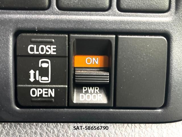 Toyota VOXY 2015-11 8005067-4