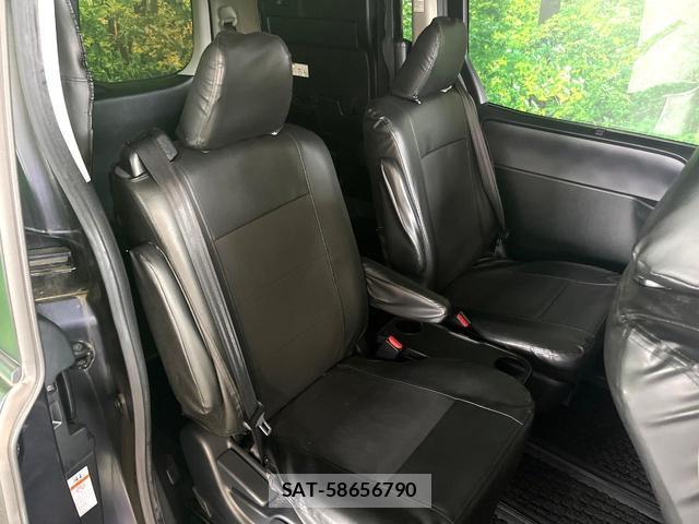 Toyota VOXY 2015-11 8005067-8