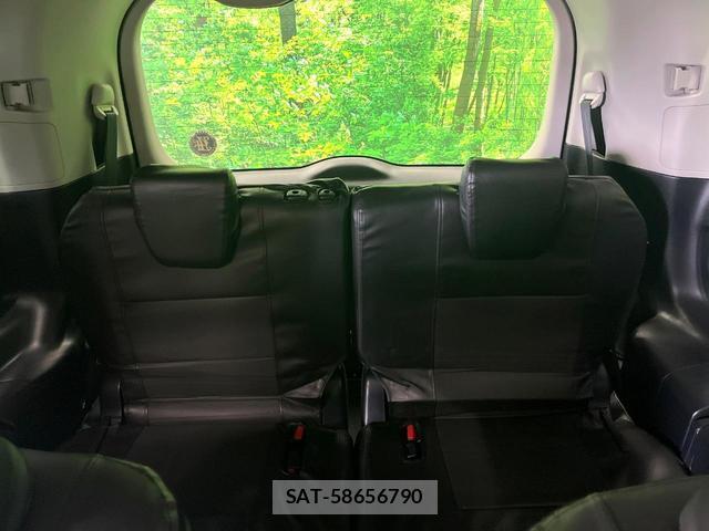Toyota VOXY 2015-11 8005067-9
