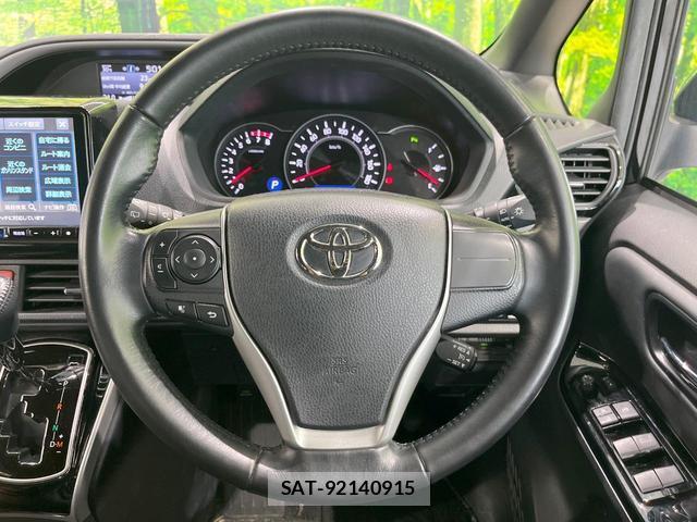 Toyota VOXY 2021-07 8005136-11