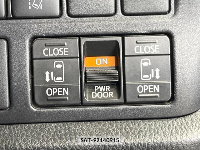 Toyota VOXY 2021-07 8005136-6